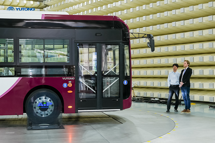 Europeiske journalister utforsker bransjetransformerende innovasjon ved verdens beste EV-laboratorium