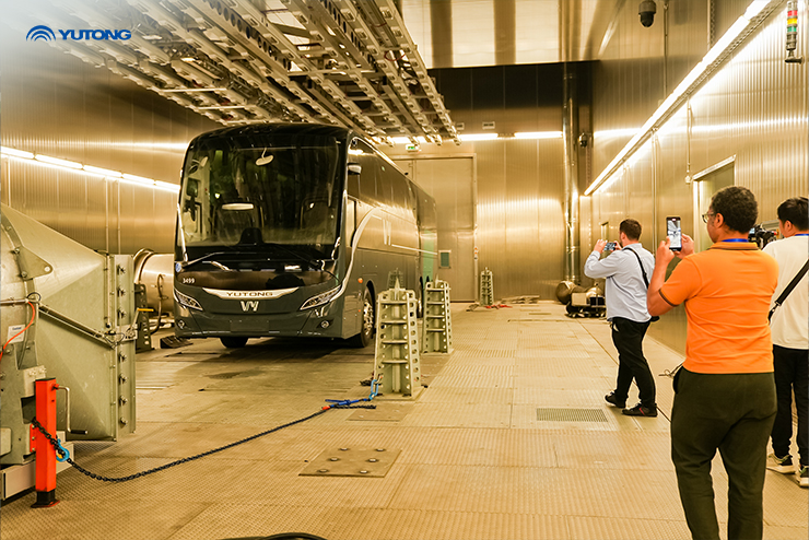 Europeiske journalister utforsker bransjetransformerende innovasjon ved verdens beste EV-laboratorium