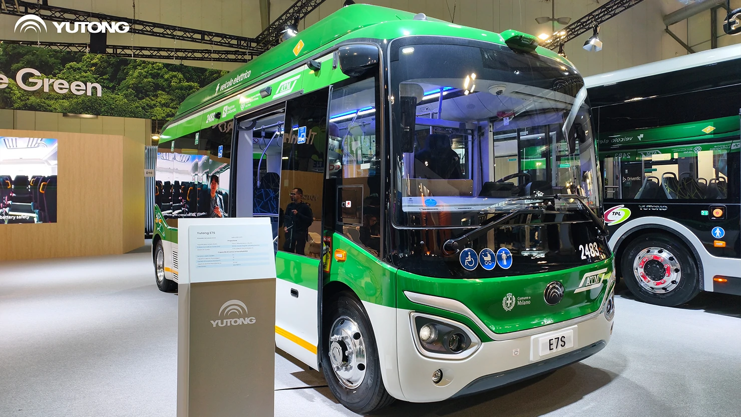From Intercity to Microcirculation: Yutong Showcases Full-Scenario New Energy Lineup at Next Mobility Exhibition