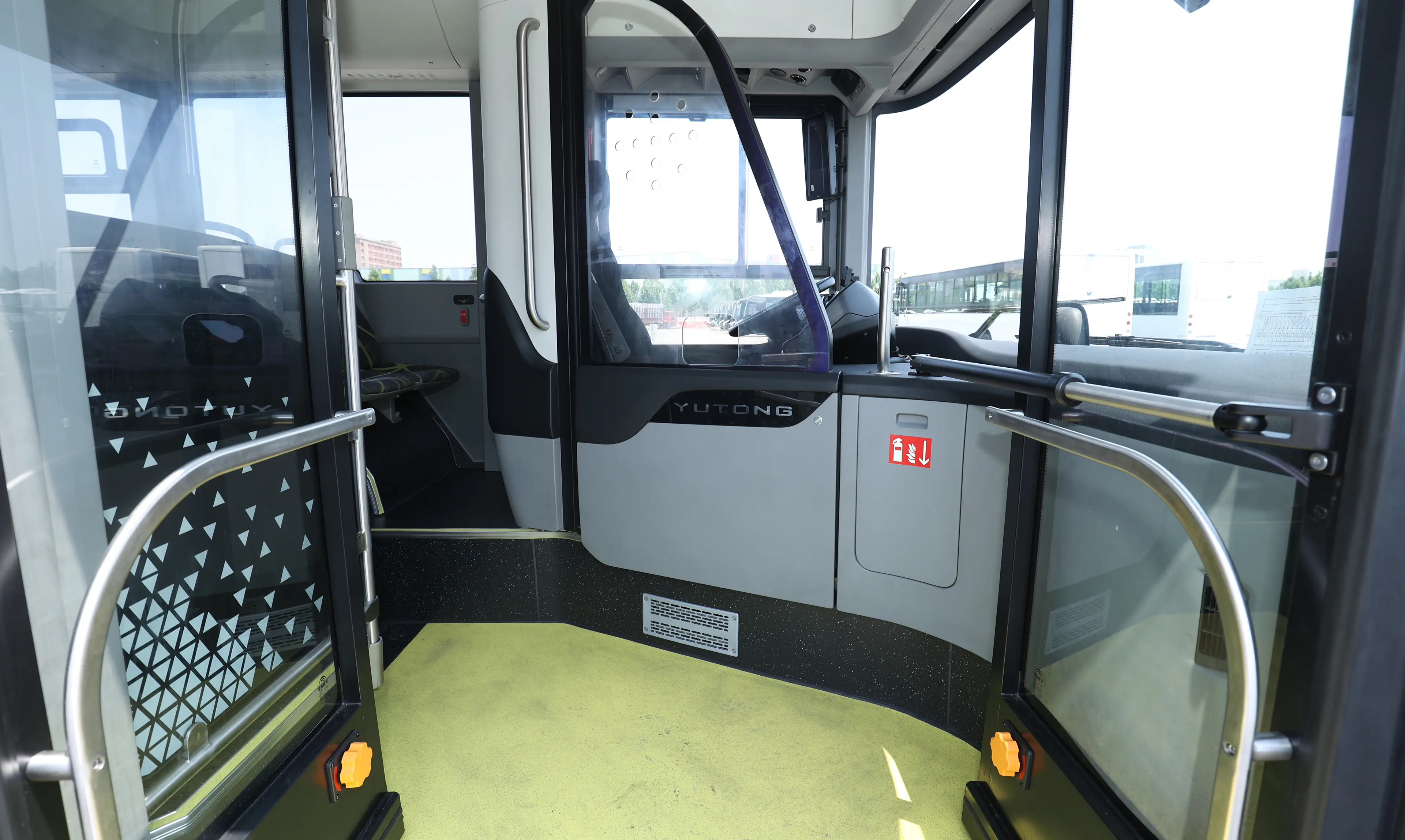 U10